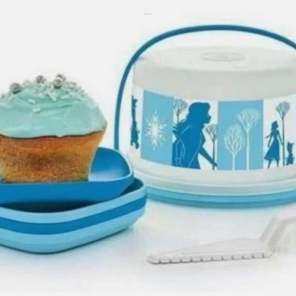 Tupperware Blue and White Cupcake Carrier Playset